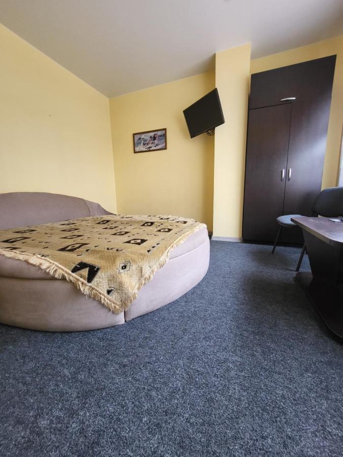Hotel Амстердам Khmelʼnytsʼkyy Zewnętrze zdjęcie